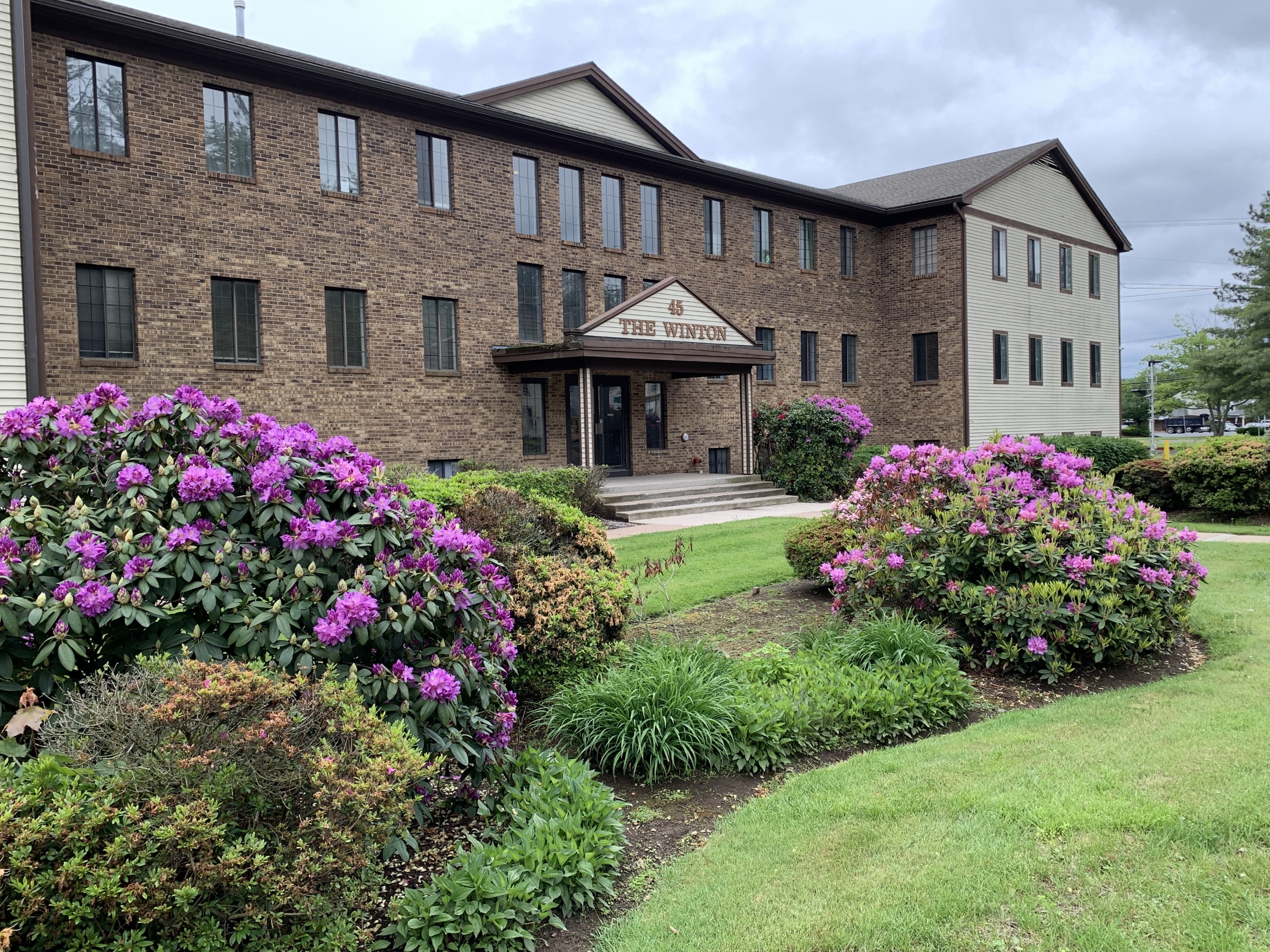 45 Wintonbury Avenue, unit 201